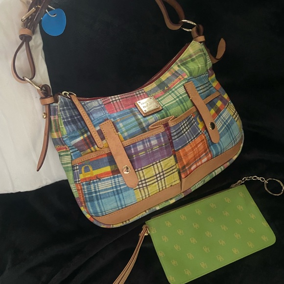 DOONEY & BOURKE “Ants at a Picnic” bag with wristlet and dust bag included. - Picture 11 of 11